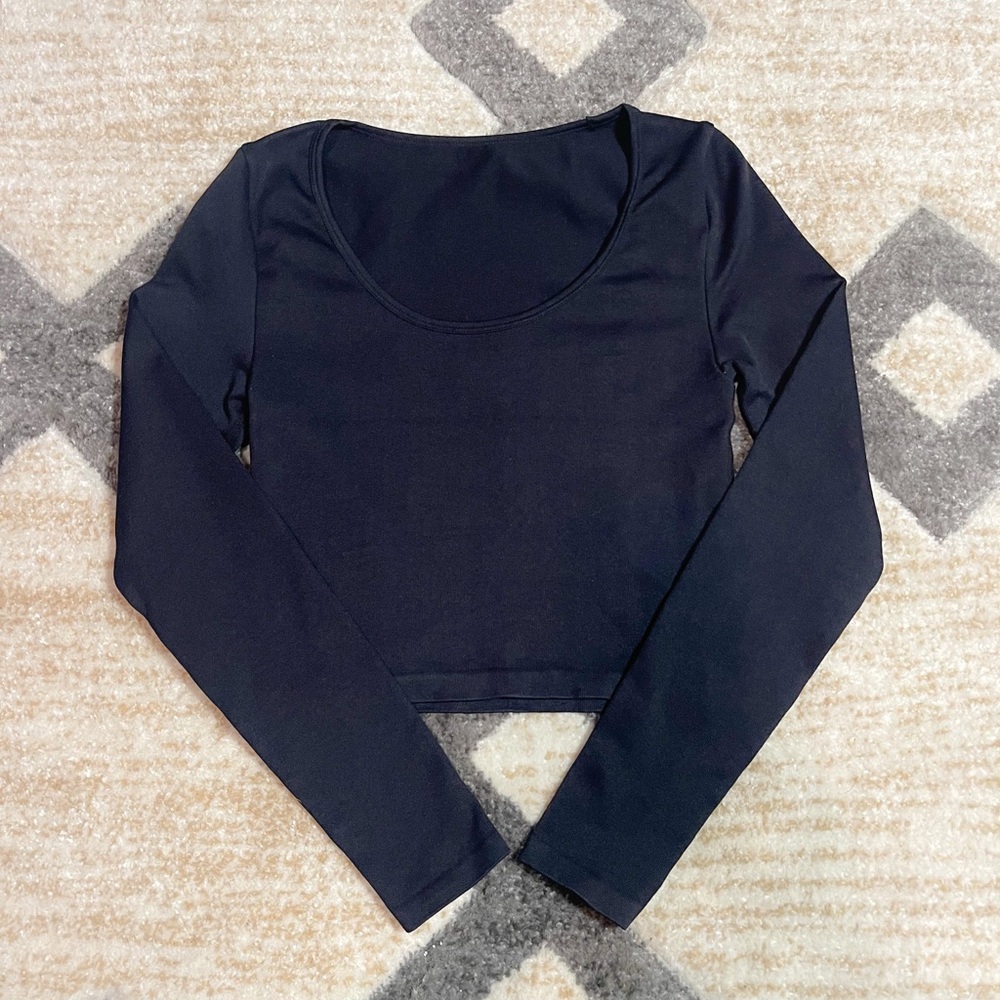 OQQ nylon long sleeve crew neck crop top small like new black